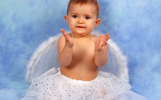 صور اطفال  Cute Angel Baby Girl Wallpaper كيوت وجميلة