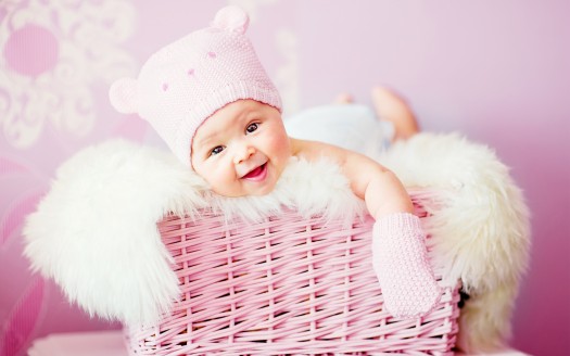 صور اطفال  Cute Laughing Baby Wallpaper كيوت وجميلة