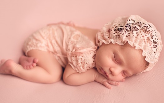 صور اطفال  Cute baby 5K Wallpaper كيوت وجميلة