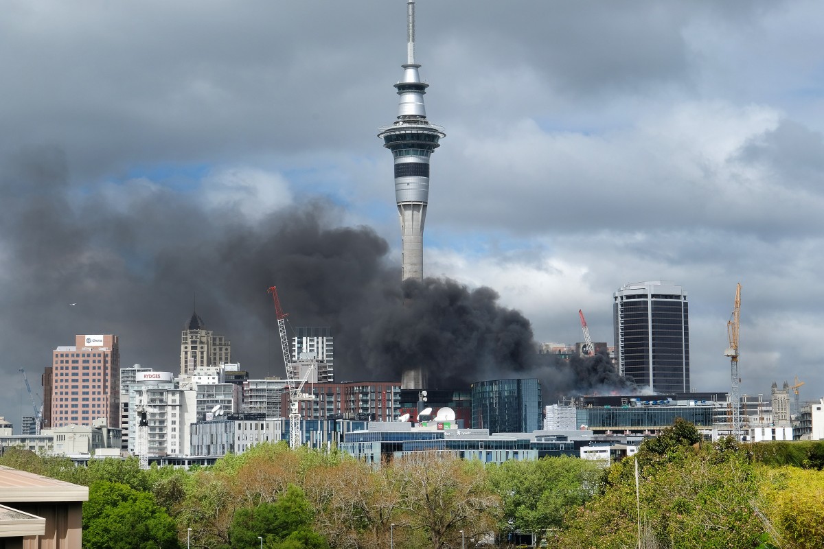 حريق في مركز بناء سكاي سيتي للمؤتمرات ، أوكلاند ، نيوزيلندا