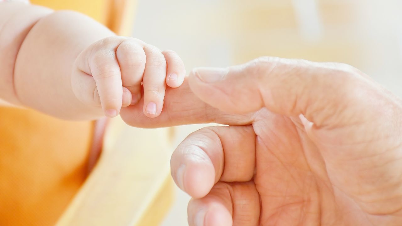 Baby hands, Father, Touch, Relation, HD, 4K
