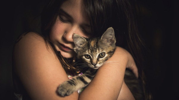 صور اطفال كيوت حلوين جداً  
Cute Little Girl With Kitten
  بنات كيوت صغار