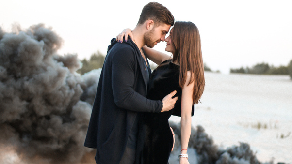 صورحب 
Cute Couple Black Clothing Beach Side  خلفيات رومانسية 2020